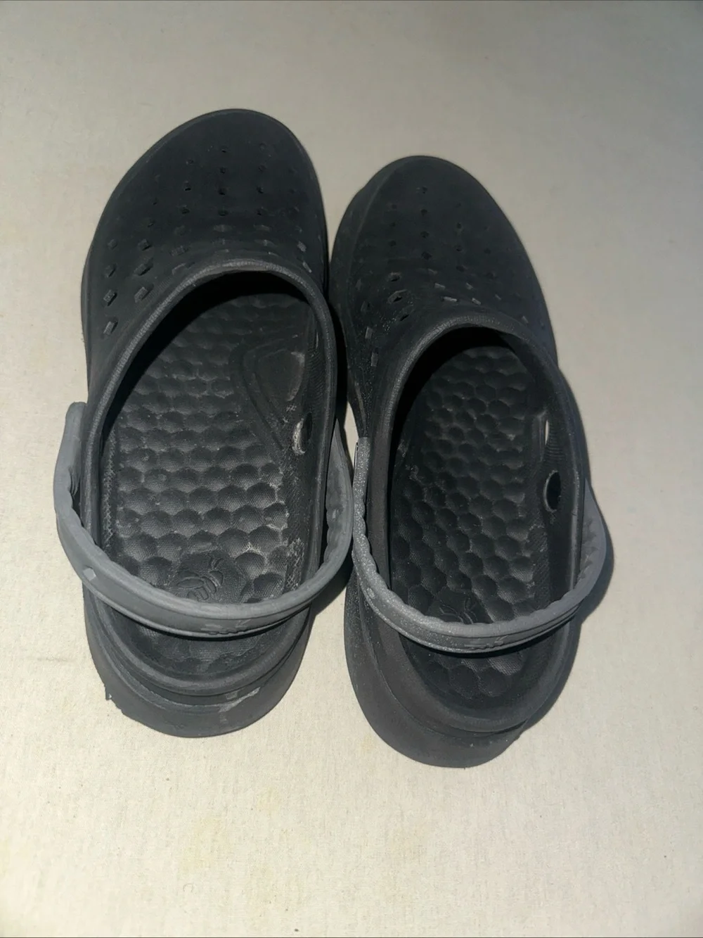 Kids Size 5 Unisex Black Slip-On Comfort Crocs